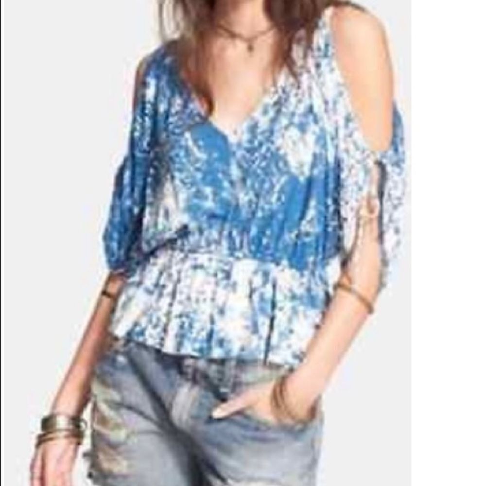 Free People Abracadabra Cold Shoulder Floral V-Neck Top Indigo Combo - Size: S